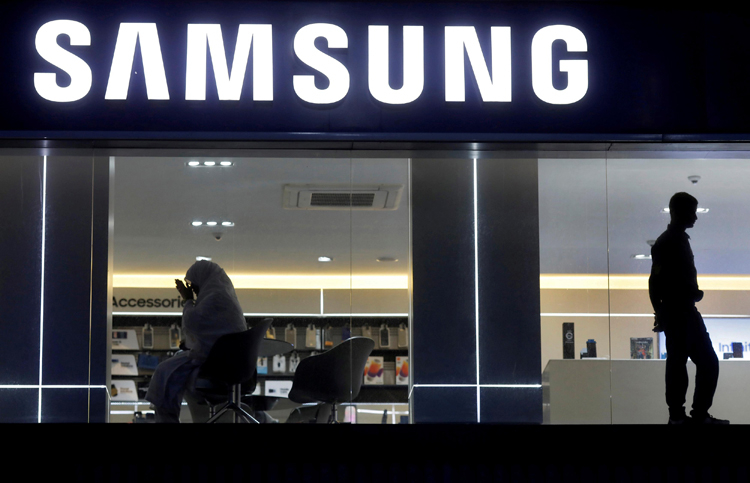 Ради экономии Samsung передислоцирует производство смартфонов в Индию