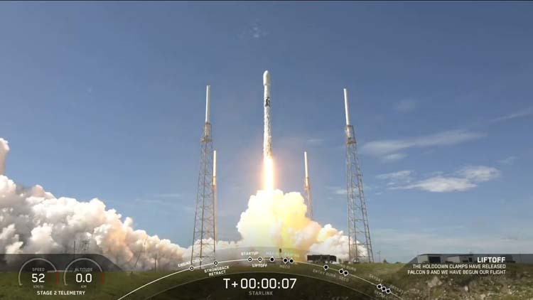 Использовавшаяся в шестой раз ракета SpaceX Falcon 9 успешно вывела на орбиту очередную партию спутников Starlink