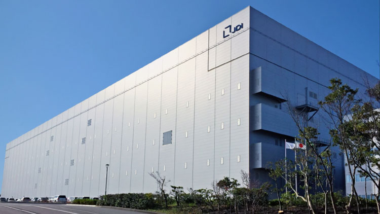 Завод компании JDI по производству LCD-экранов в городе Хакусан (Япония)
