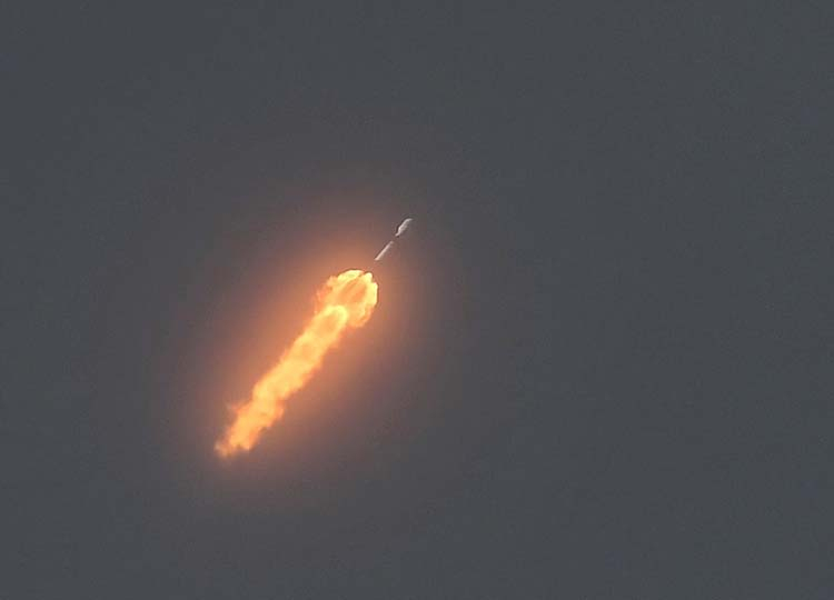 SpaceX произвела первый за 60 лет запуск ракеты на полярную орбиту из Флориды