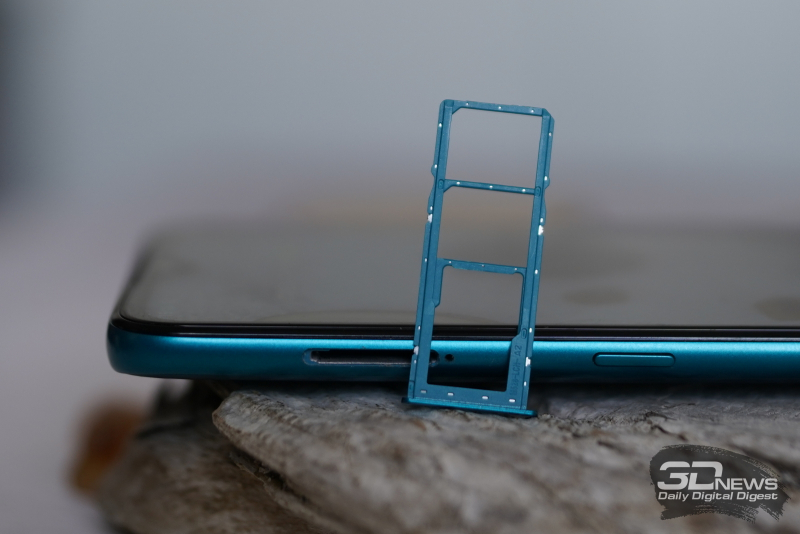  Nokia 5.3, слот для двух nano-SIM и одной карты памяти microSD 