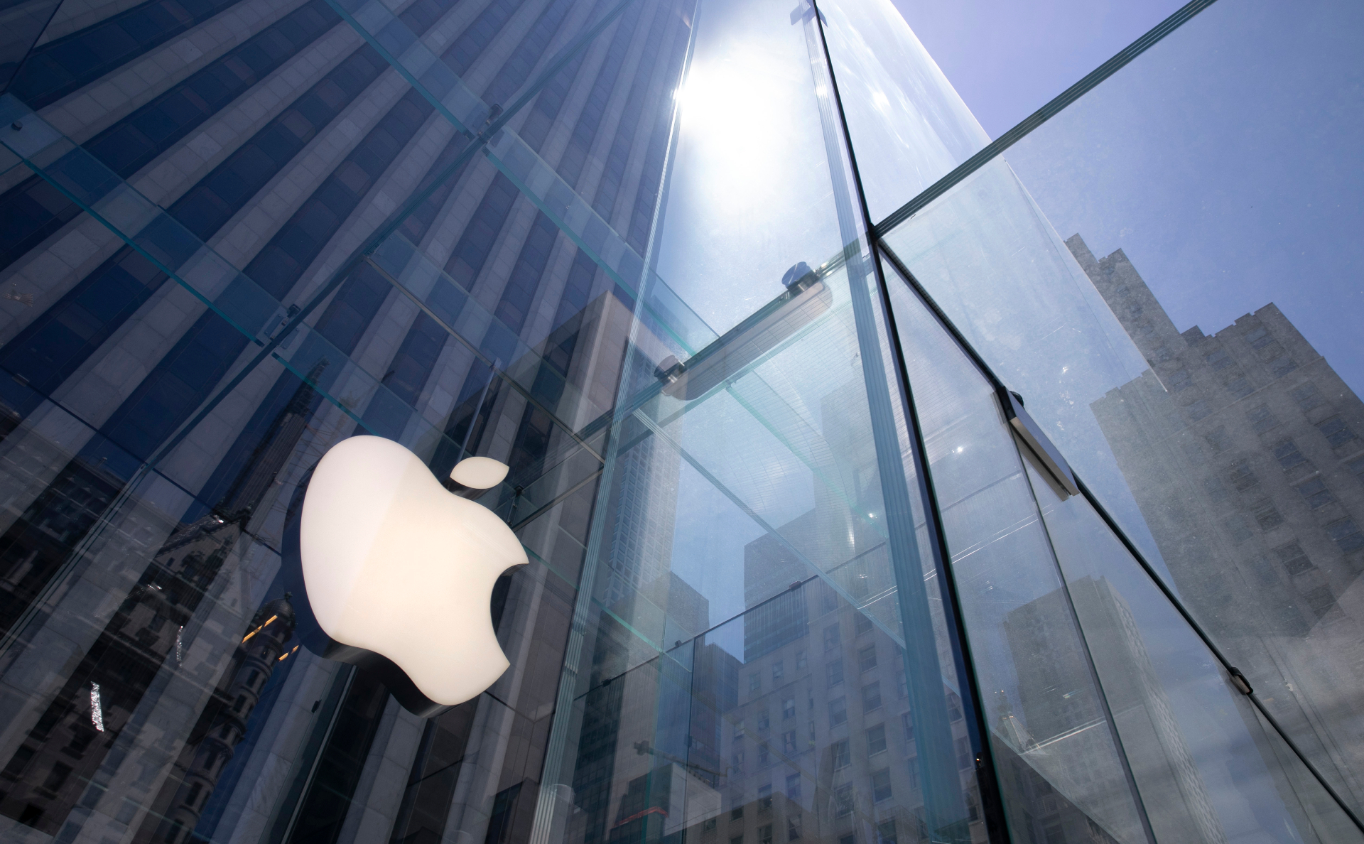 Apple запустила в России программу расширенного платного обслуживания AppleCare+