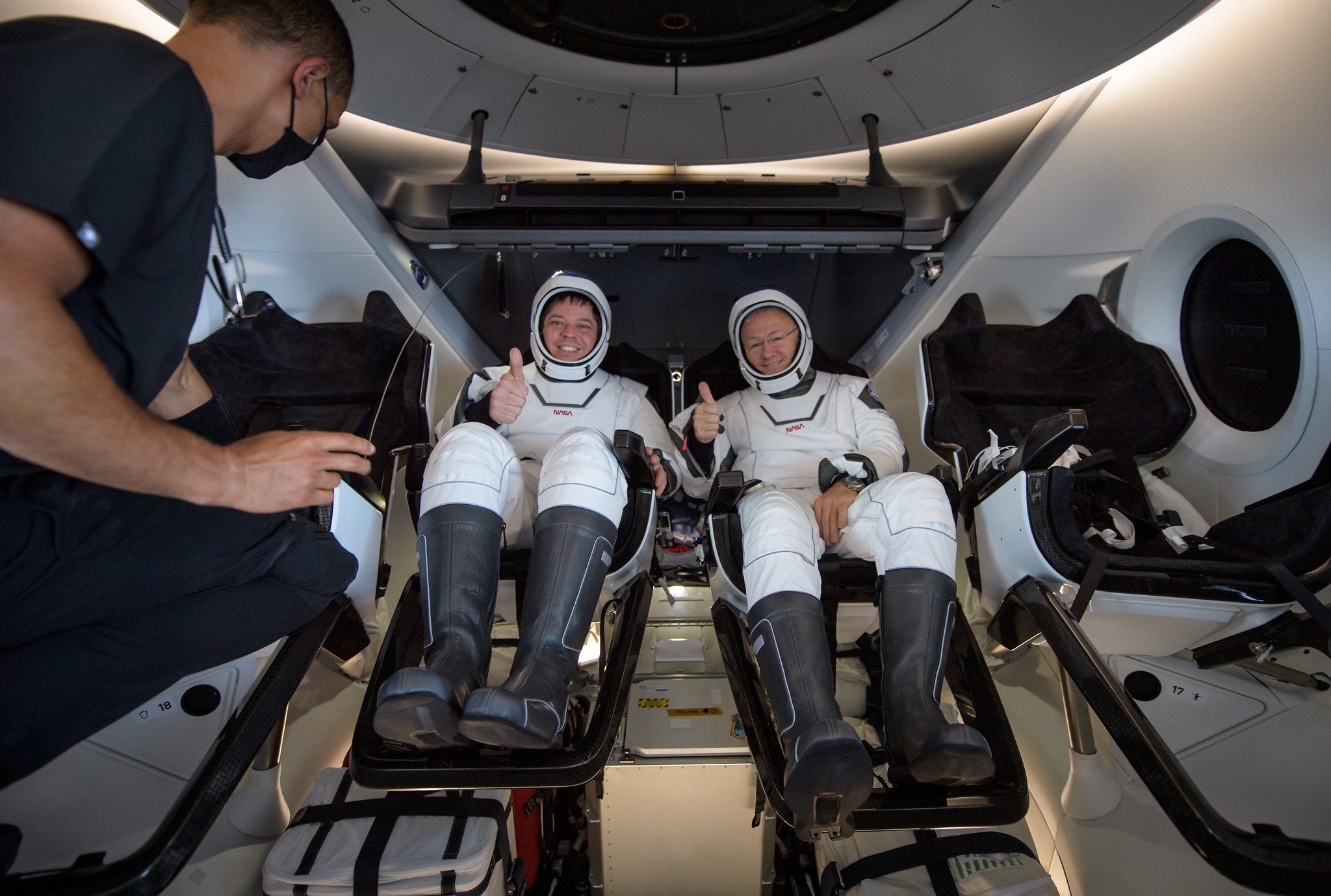 Следующий полёт корабля SpaceX Crew Dragon с космонавтами на борту состоится в конце октября