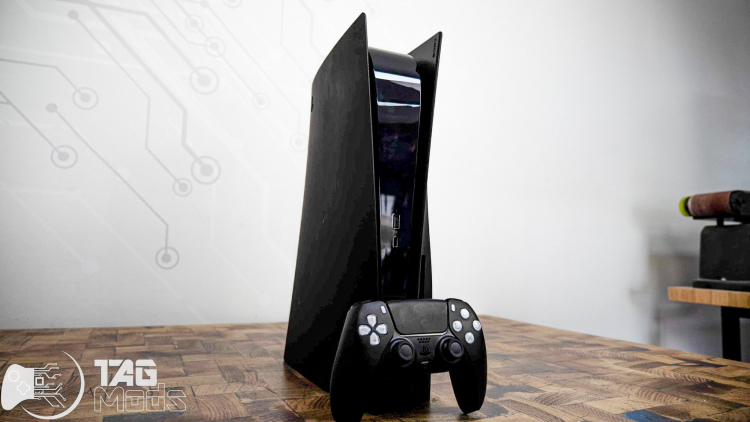 Первые обладатели PlayStation 5 уже сделали её чёрной с помощью подручных средств
