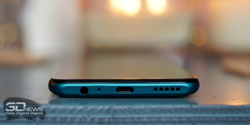 Huawei P Smart 2021 , нижняя грань: мини-джек, микрофон, порт USB Type-C, динамик