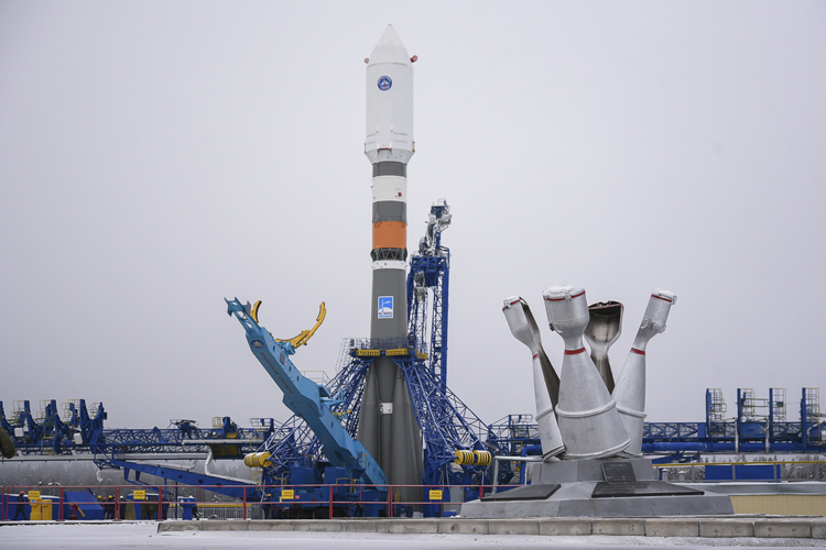 Запуск ракеты со спутником «Глонасс-К» / фотографии Роскосмоса