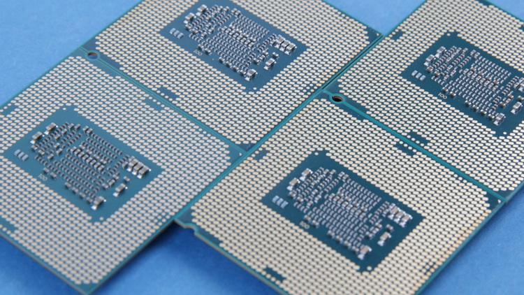 Core i9-11900K оказался на 3% быстрее Ryzen 9 5950X в одноядерном тесте CPU-Z, но медленнее на 90% в многоядерном