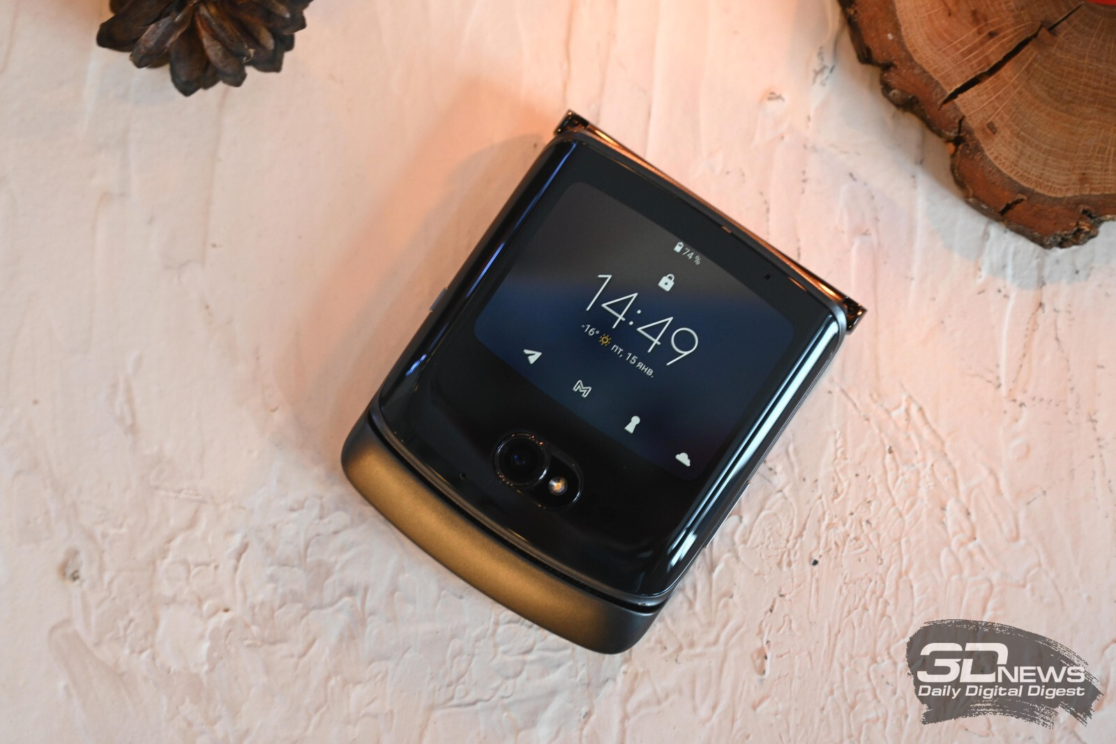 Новая статья: Обзор смартфона Motorola Razr 5G: назад в будущее