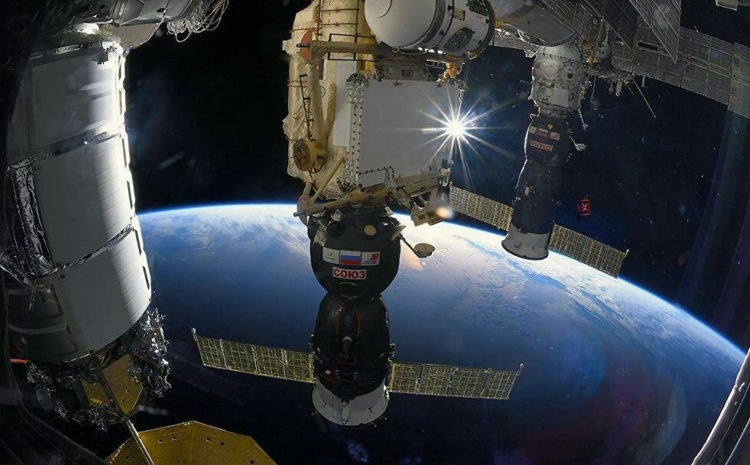 Экипаж экспедиции МКС-65 до трёх раз выйдет в открытый космос