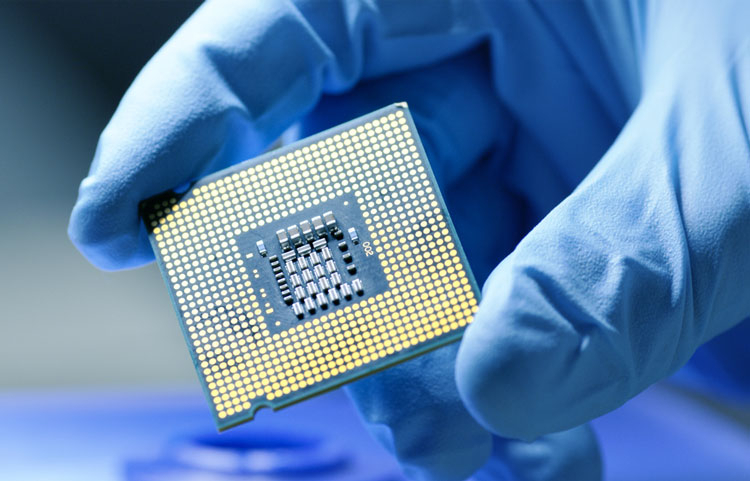 Расходы на исследования в полупроводниковой отрасли продолжают расти, лидером по тратам остаётся Intel