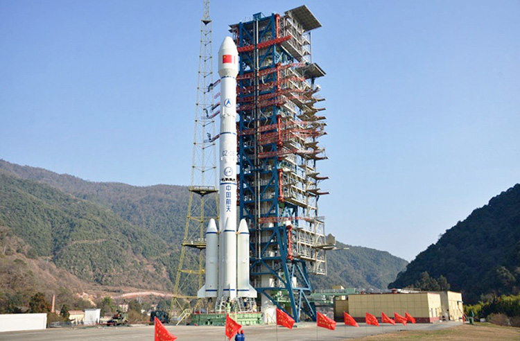  Чанчжэн-3B со спутников Тяньтун 1-03 на стартовой площадке (CASC) 