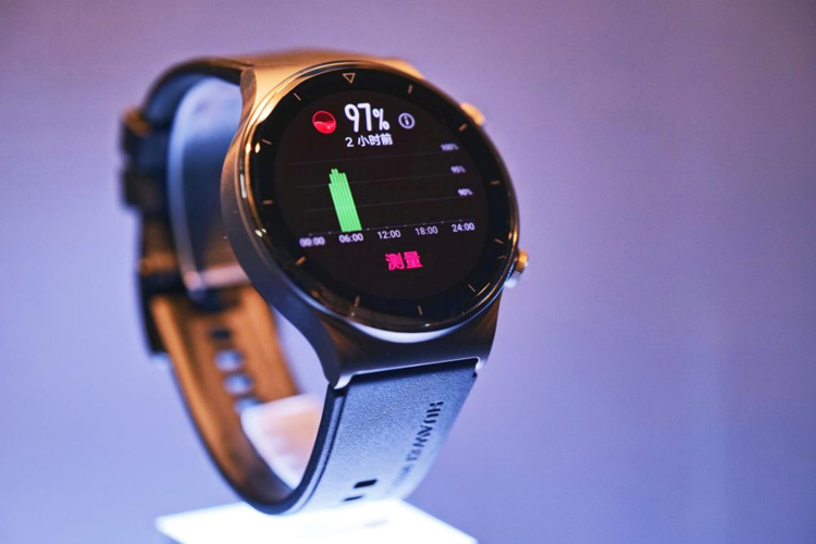 Huawei научит смарт-часы предупреждать гипертонию и предынфарктное состояние