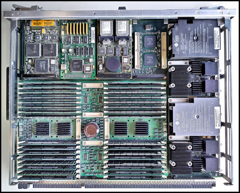 Sun Enterprise 10000: четыре процессора UltraSPARC-II, 400 МГц, 8 Мбайт кеша, 2 Гбайт оперативной памяти
