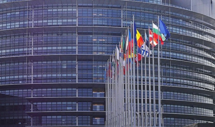 Франция хочет усилить контроль над технологическими компаниями на территории Евросоюза