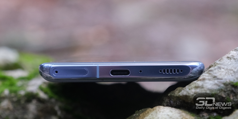  Xiaomi Mi 11, нижняя грань: слот для SIM-карт, порт USB Type-C, микрофон, динамик 
