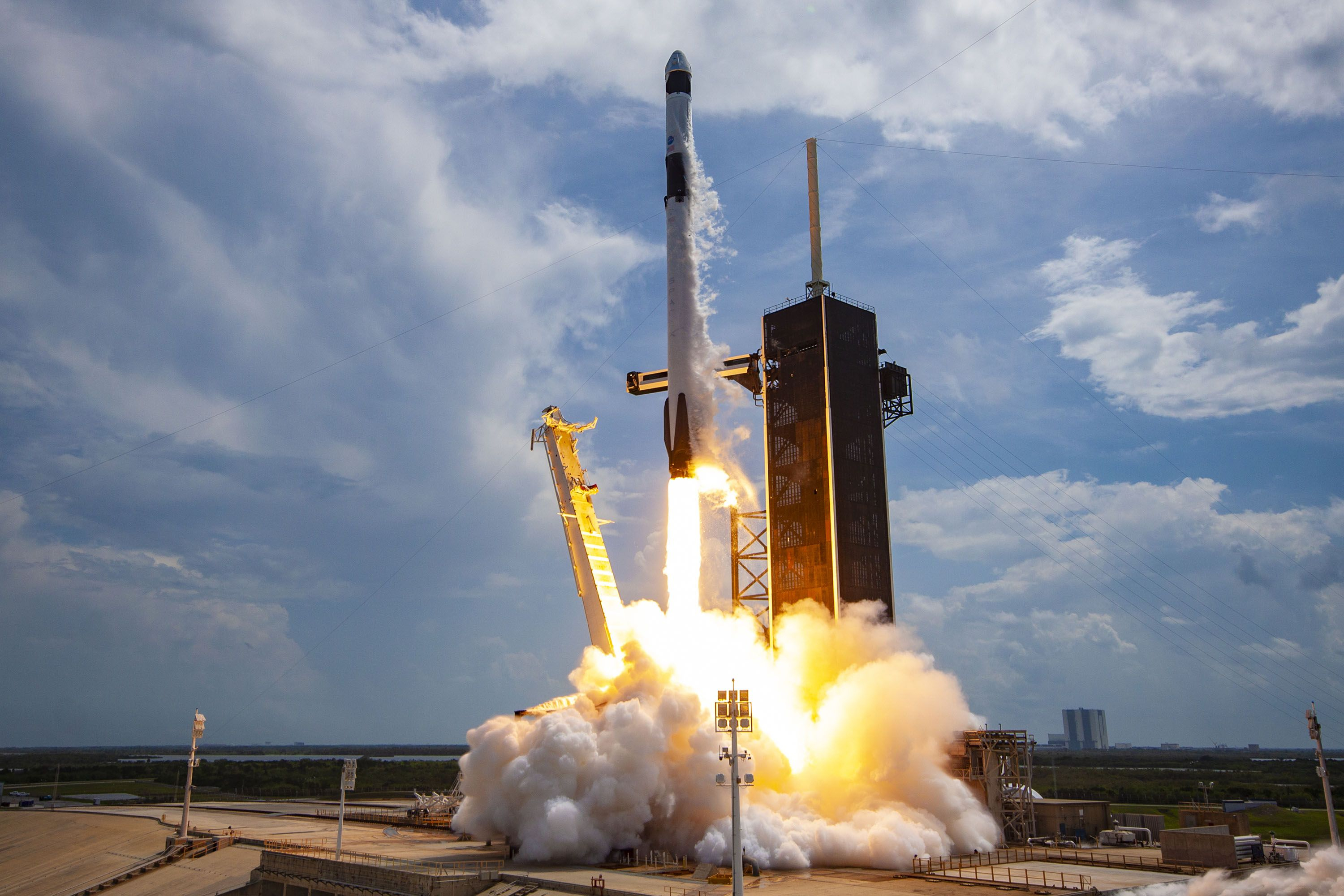 SpaceX отменила запуск ракеты с новой партией спутников Starlink за 1,5 минуты до старта