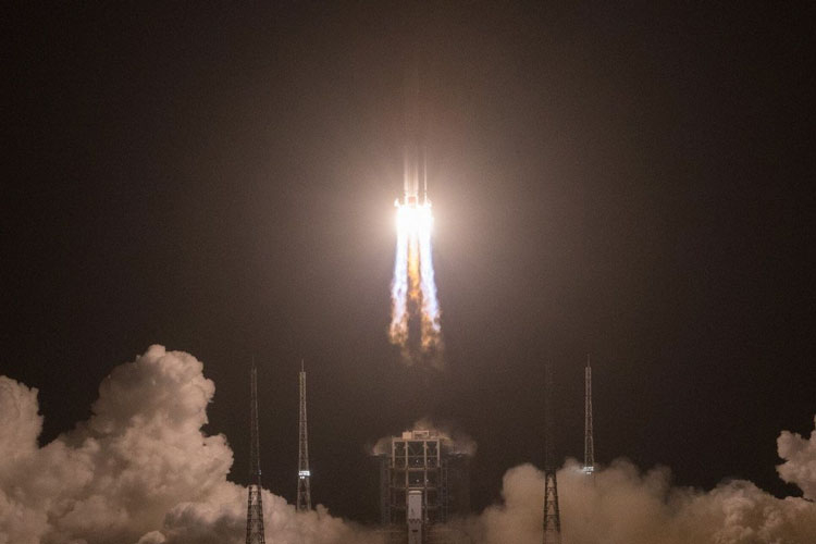 The moment of the launch of the Changzheng-5 launch vehicle. Image source: