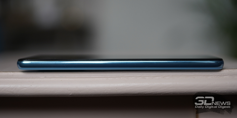 Samsung Galaxy A52, левая грань свободна от функциональных элементов 