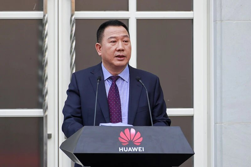 Сун Люпин, директор по юридическому направлению компании Huawei