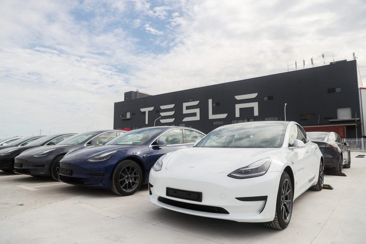 Tesla отчиталась о продажах за первый квартал 2021 года. Они оказались выше ожидаемых