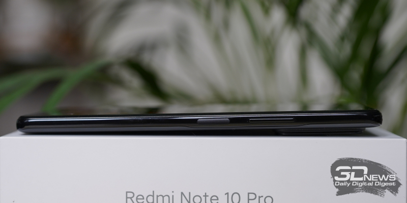  Xiaomi Redmi Note 10 Pro, правая грань: клавиша включения/блокировки со встроенным датчиком отпечатков и клавиша регулировки громкости/спуска затвора камеры 