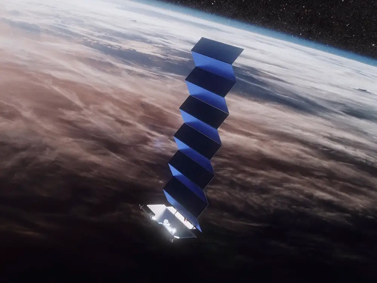 Один из спутников группировки SpaceX Starlink на орбите вокруг Земли (SpaceX)