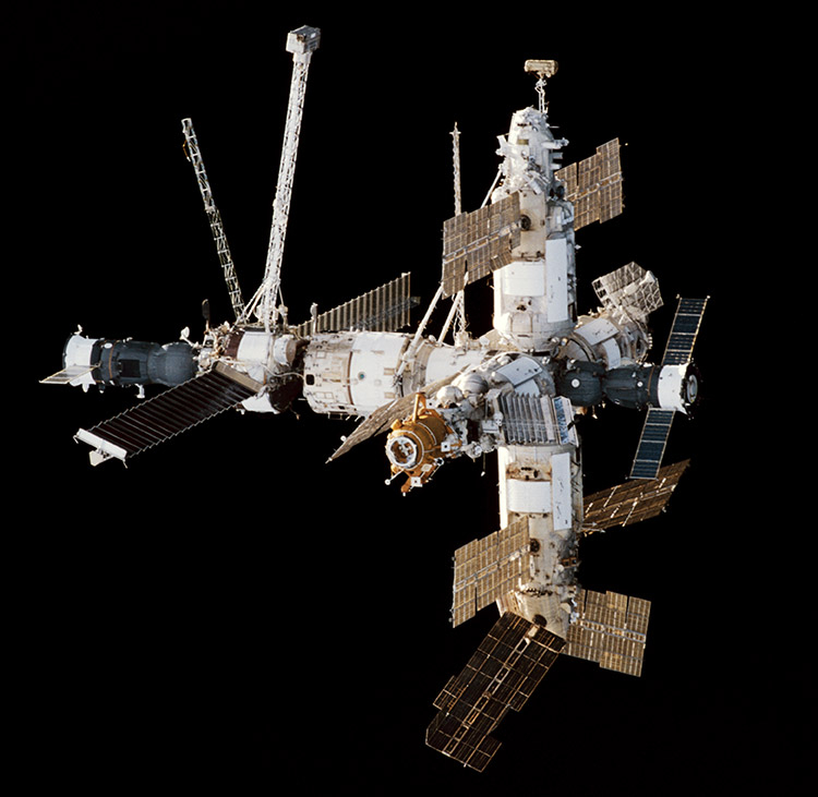 Станция «Мир», 29 января 1998 года (NASA)