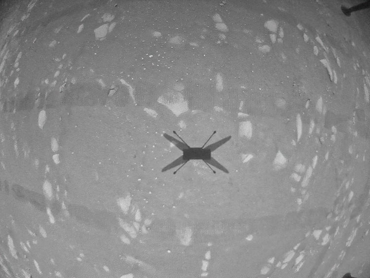  Фото, сделанное навигационной камерой вертолёта во время третьего полёта (NASA) 