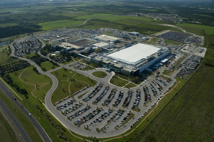 Временная остановка фабрики Samsung в Техасе принесла убытки в $270 млн