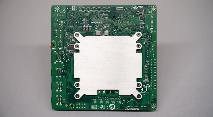 Загадочный компьютер AMD 4700S Desktop Kit показался на фотографиях