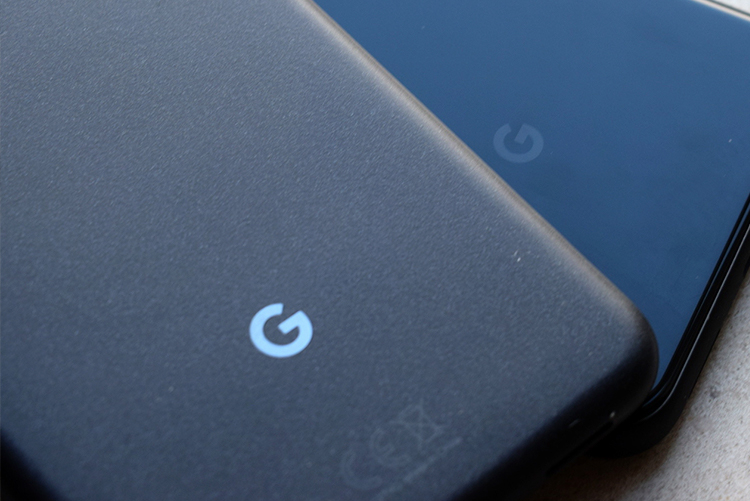 В публичной бете Android 12 нашли упоминания складного смартфона Google Pixel
