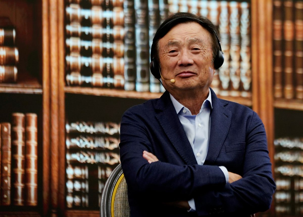 Huawei сосредоточится на разработке ПО, чтобы противостоять санкциям США
