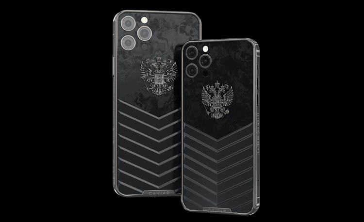 Caviar создала ко Дню России iPhone 12 Pro со встроенными механическими часами и другие модели