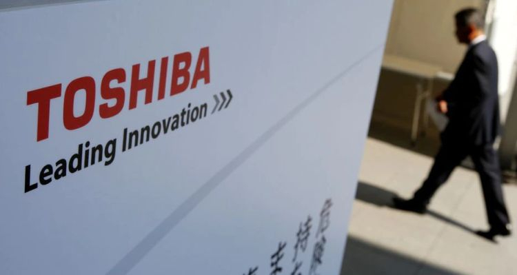 Активисты потребовали, чтобы председатель совета директоров Toshiba ушёл в отставку
