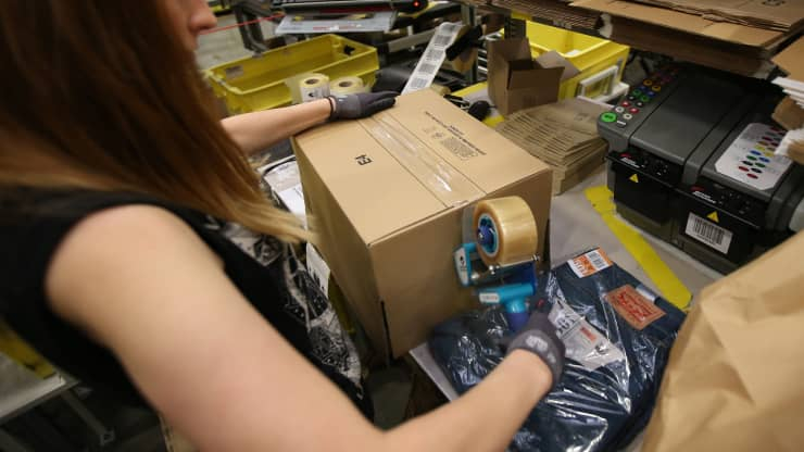 Amazon показала в действии четыре перспективных складских робота