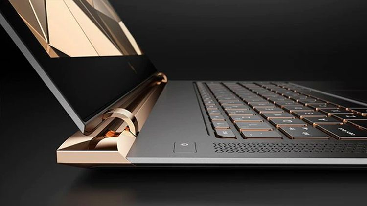 HP Inc рада высокому спросу на ноутбуки, поскольку люди обновляют их чаще, чем настольные ПК
