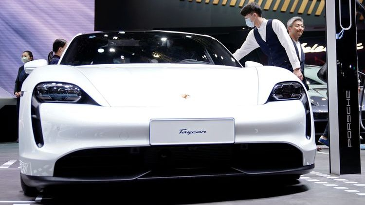 Porsche вложится в производство батарей для электромобилей с быстрой зарядкой