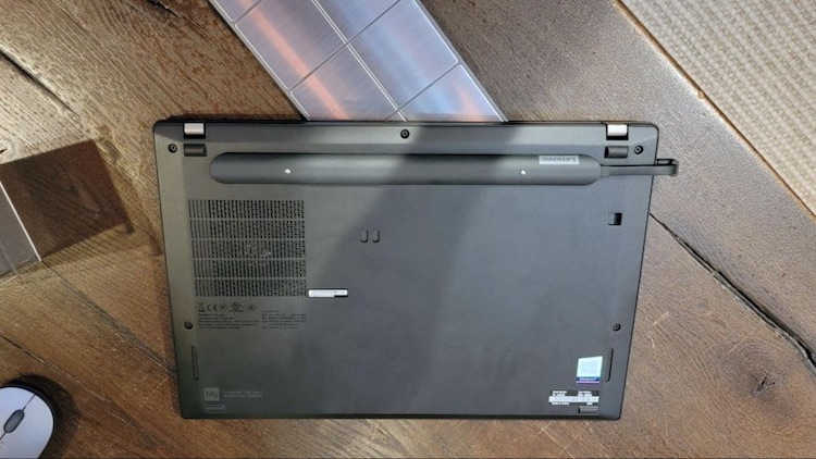 Lenovo представила беспроводную зарядку для ноутбуков