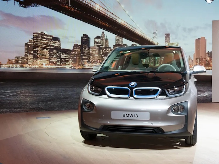 BMW прекращает продажи компактного электромобиля i3 в США