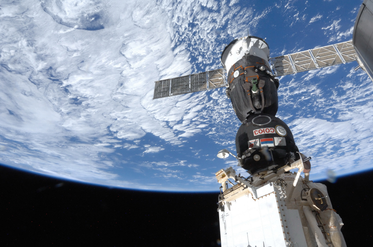 На МКС испытают одну из систем российского ядерного буксира «Зевс»
