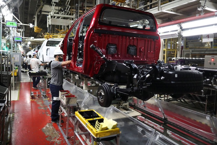Toyota впервые обогнала GM по продажам автомобилей в США — помог дефицит микросхем