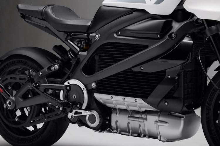 Harley-Davidson представила электрический мотоцикл LiveWire One с дальностью хода до 230 км и ценой $22 тыс.