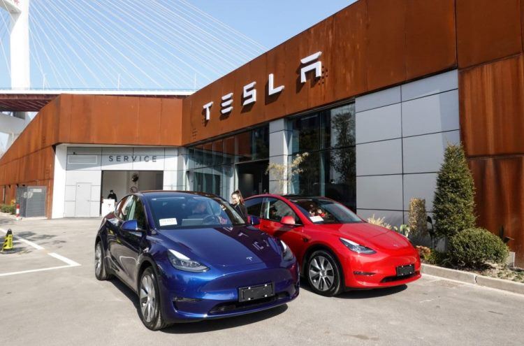 Tesla выпустила долгожданную бета-версию автопилота Full Self Driving v9