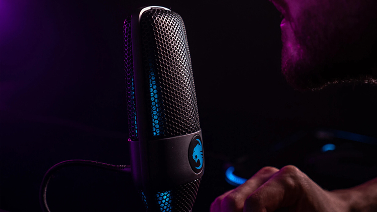 Roccat выпустила 100-долларовый микрофон Torch для стримеров со студийным качеством звука