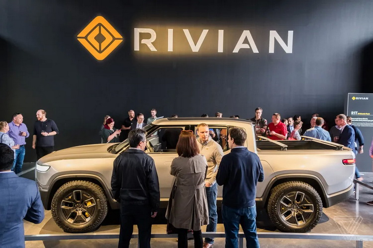 Rivian снова отложила старт поставок электрического пикапа R1T — теперь до сентября