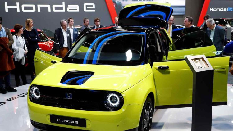 Honda продолжит выпускать автомобили на водородных топливных ячейках