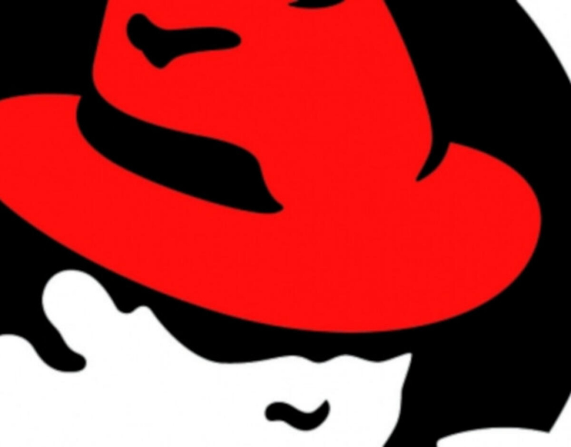 Red hat academy. Логотип красная шляпа. Красная шляпка лого. Логотип с красной шляпкой. Логотип черно красная шляпа.