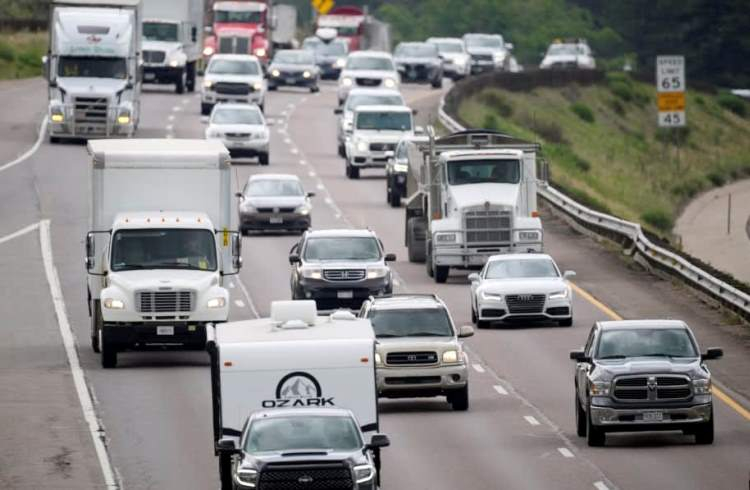В США протестируют дорогу из магнитного цемента, которая сможет заряжать электромобили на ходу