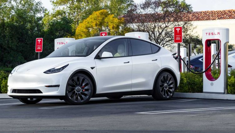 Первые электромобили Tesla с новыми аккумуляторами 4680 сойдут с конвейера в этом году, но их будет немного