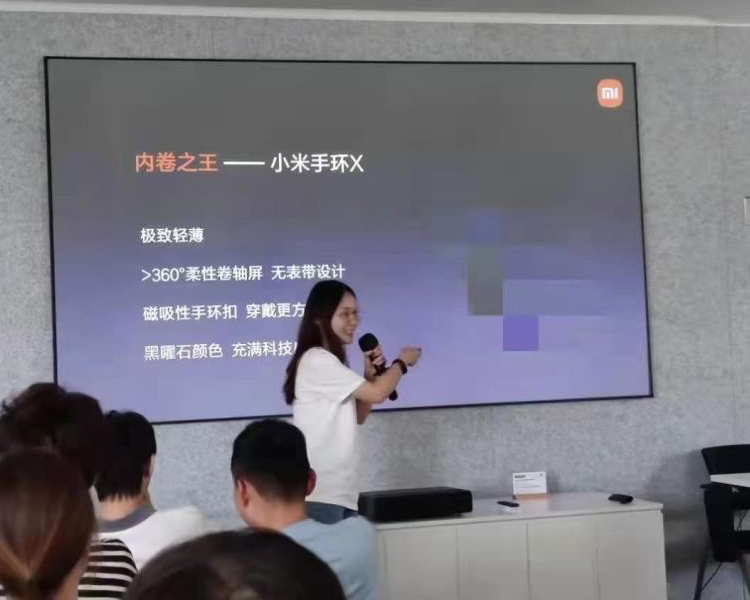 Xiaomi выпустит смарт-браслет Mi Band X с огромным экраном, который будет полностью окружать запястье